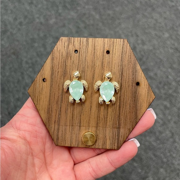 Gold and Green Turtle Earrings - Picture 3 of 4